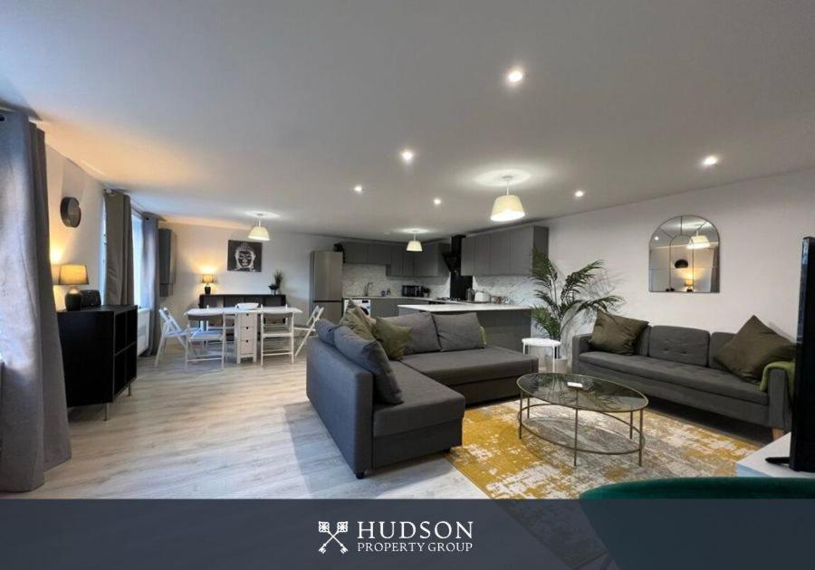 Open Plan Townhouse In Shrewsburyヴィラ エクステリア 写真